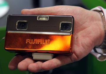 Fujifilm показала семь новинок, включая рабочий прототип первой в мире потребительской 3D-камеры